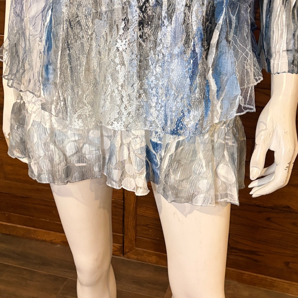 Elegant Blue and White Women's Blouse - Picture 2 of 6
